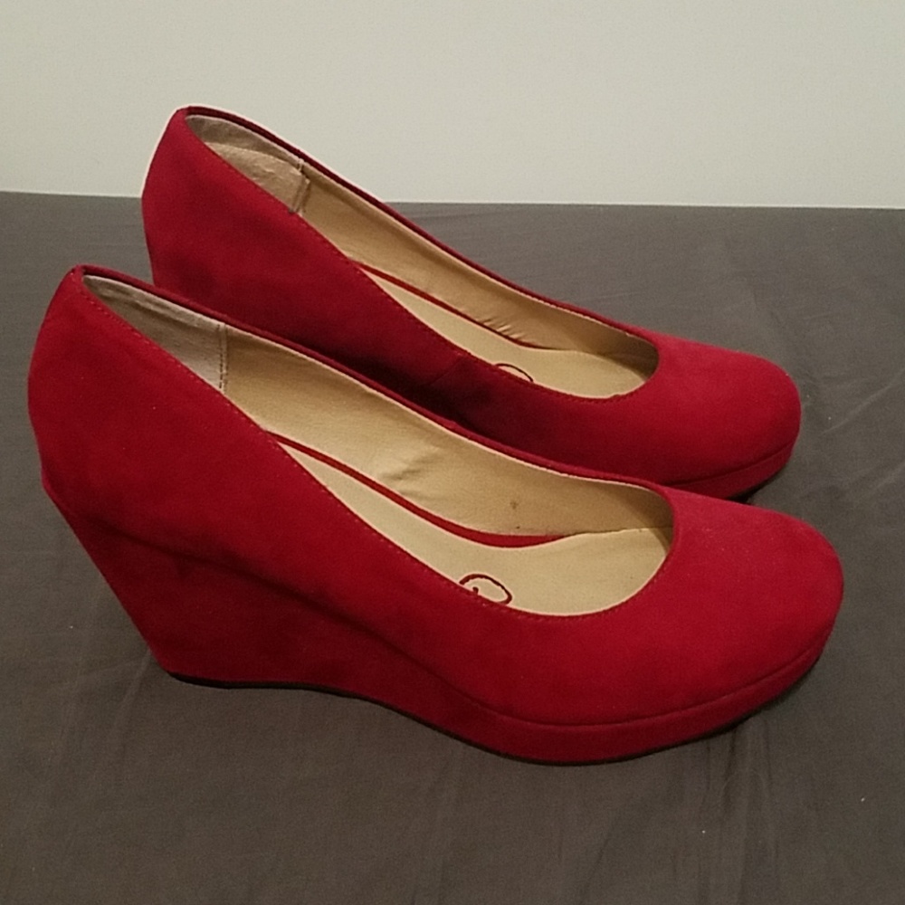 Women's American Rag Cie Red wedges size 8